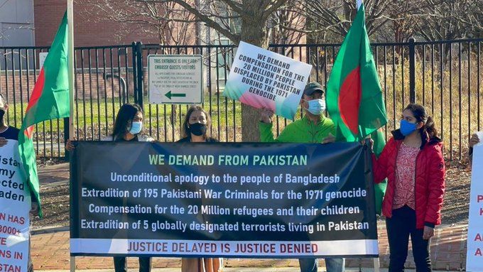 Bangladeshis protest outside Pak embassy in Washington