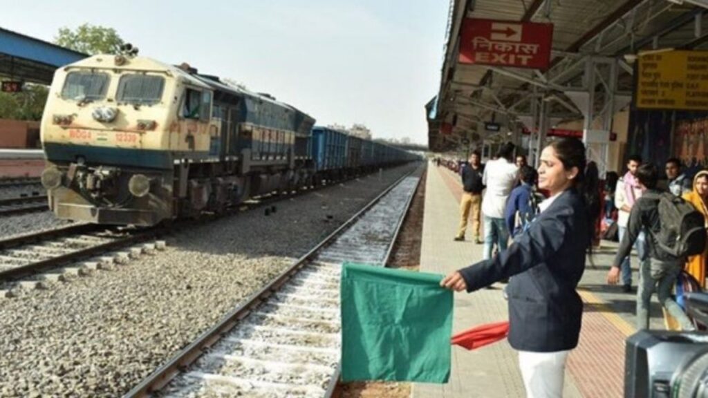 No plans to privatize railways: Government of India