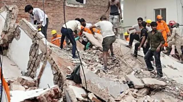 Satya Niketan Building Incident: Delhi CM Makes Major Announcement Regarding City’s Five-Storey Structures
